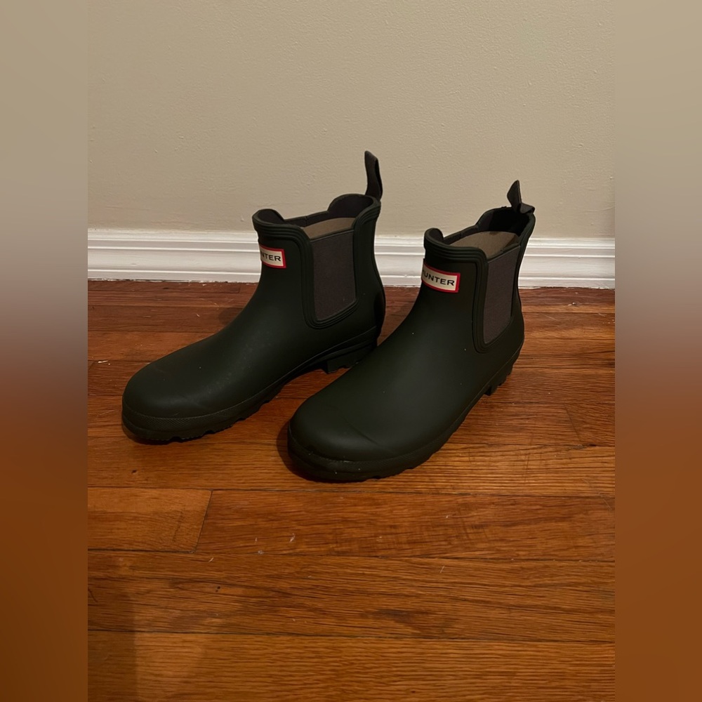 Men’s Original Hunter Chelsea Boots (Size 9) - Dark Olive (Only Worn Once) - Picture 5 of 8